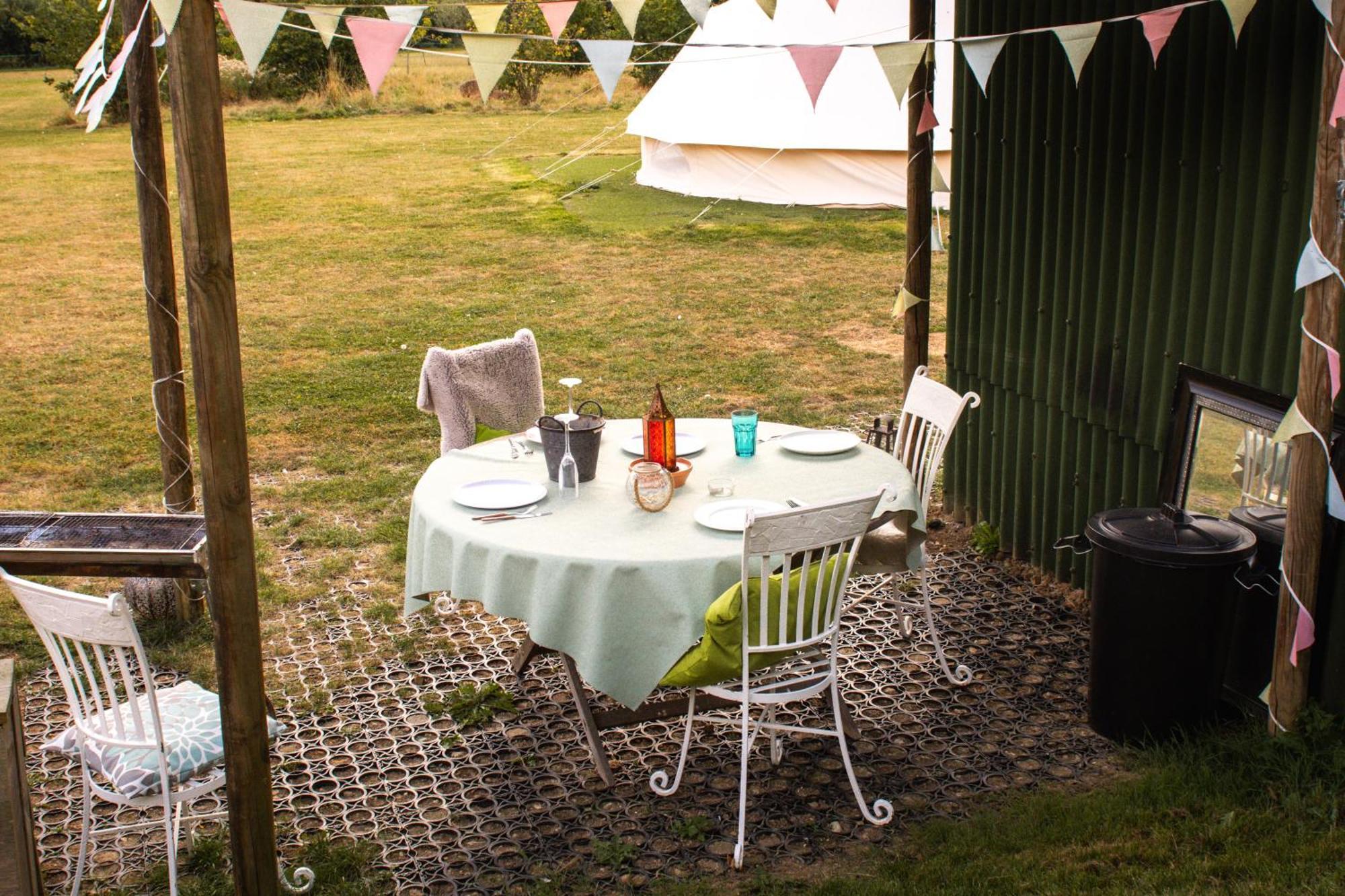 Hotel The Follies Glamping Maidstone Exterior foto